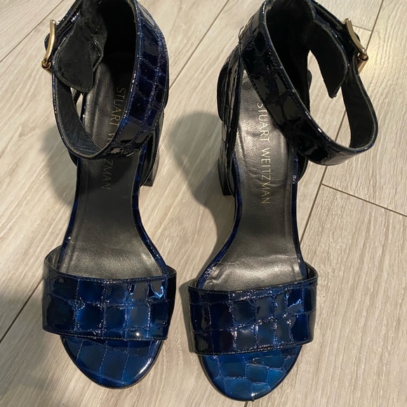 Stuart Weitzman Sandals - Navy Crocodile Sandals - Picture 6 of 8